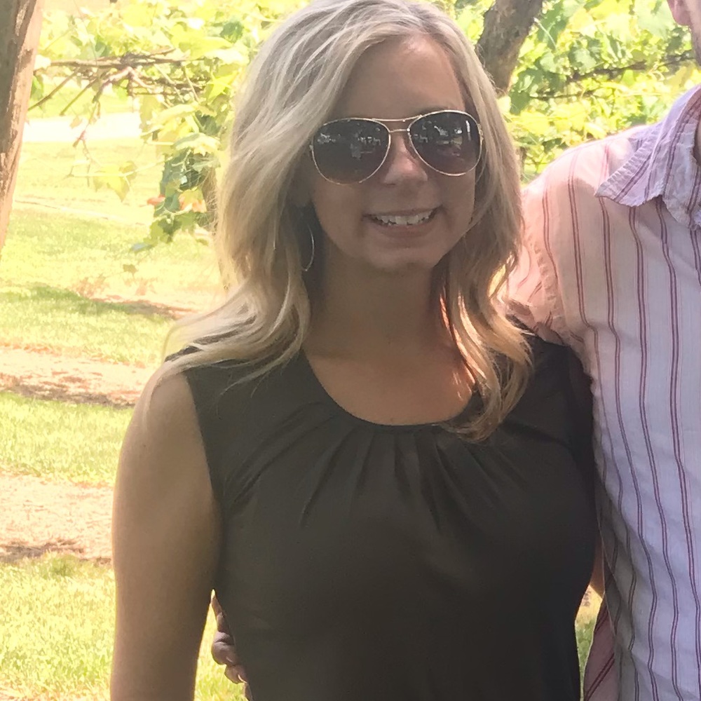 Meet your Posher, Jessica - Picture 1 of 1